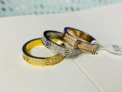 CARTIER paved love ring