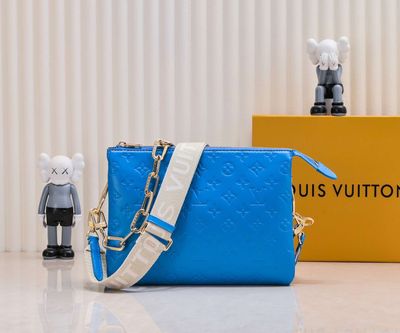 LV game day blue coussin