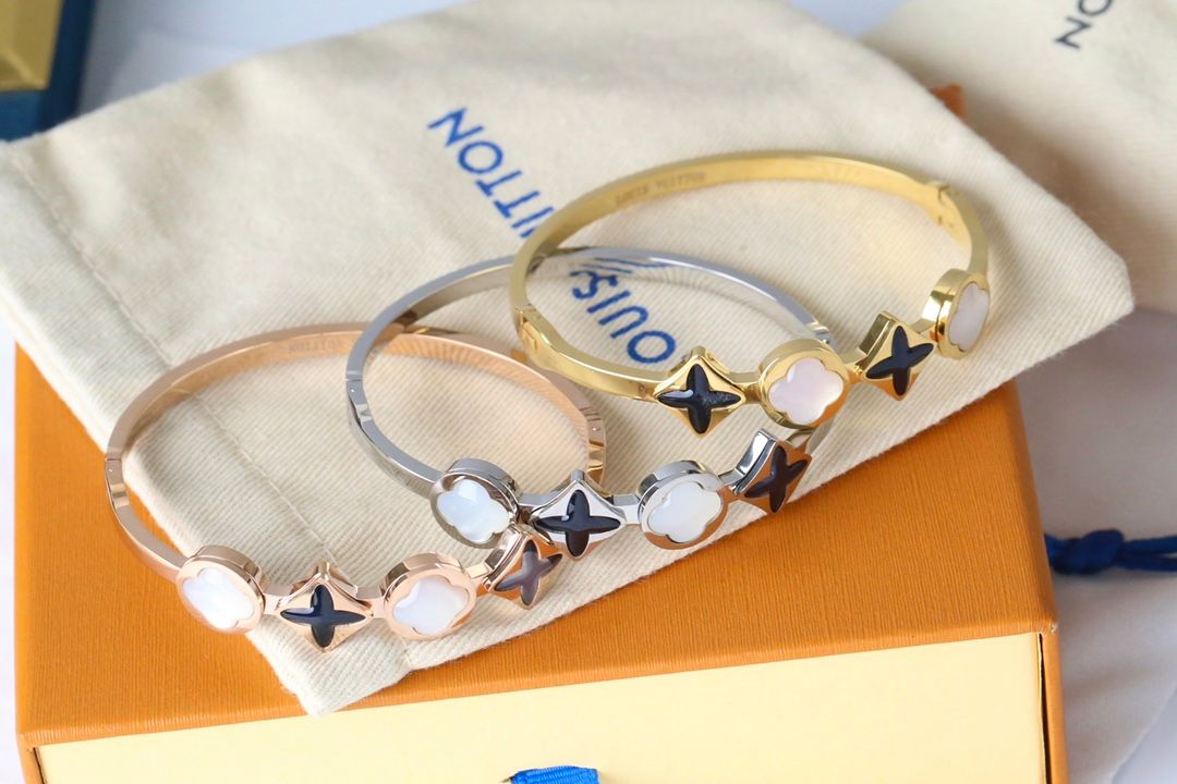 LV multi clover bangle