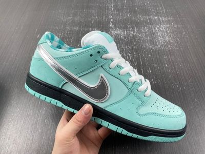 NIKE tiffany + black