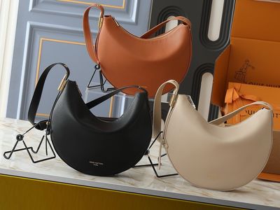 LV keyli shoulder