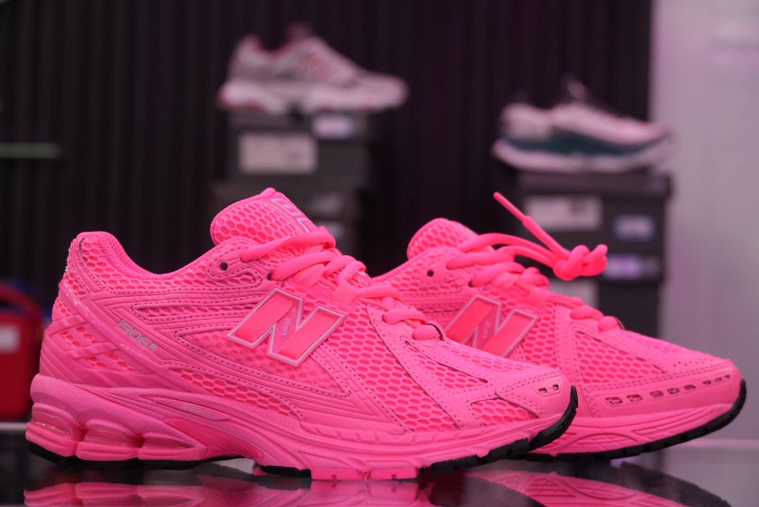 NB 1906 neon rose