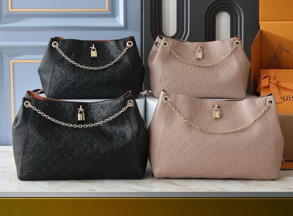 LV anytime hobo