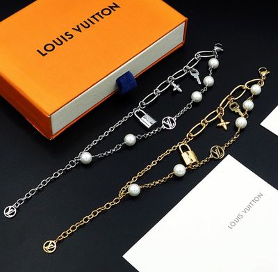 LV blooming pearls bracelet
