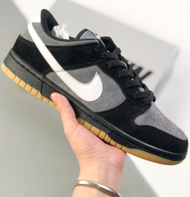 NIKE grey gum