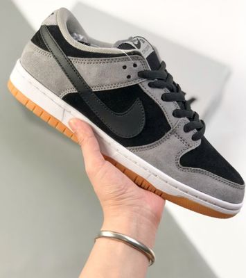 NIKE dark smokey grey