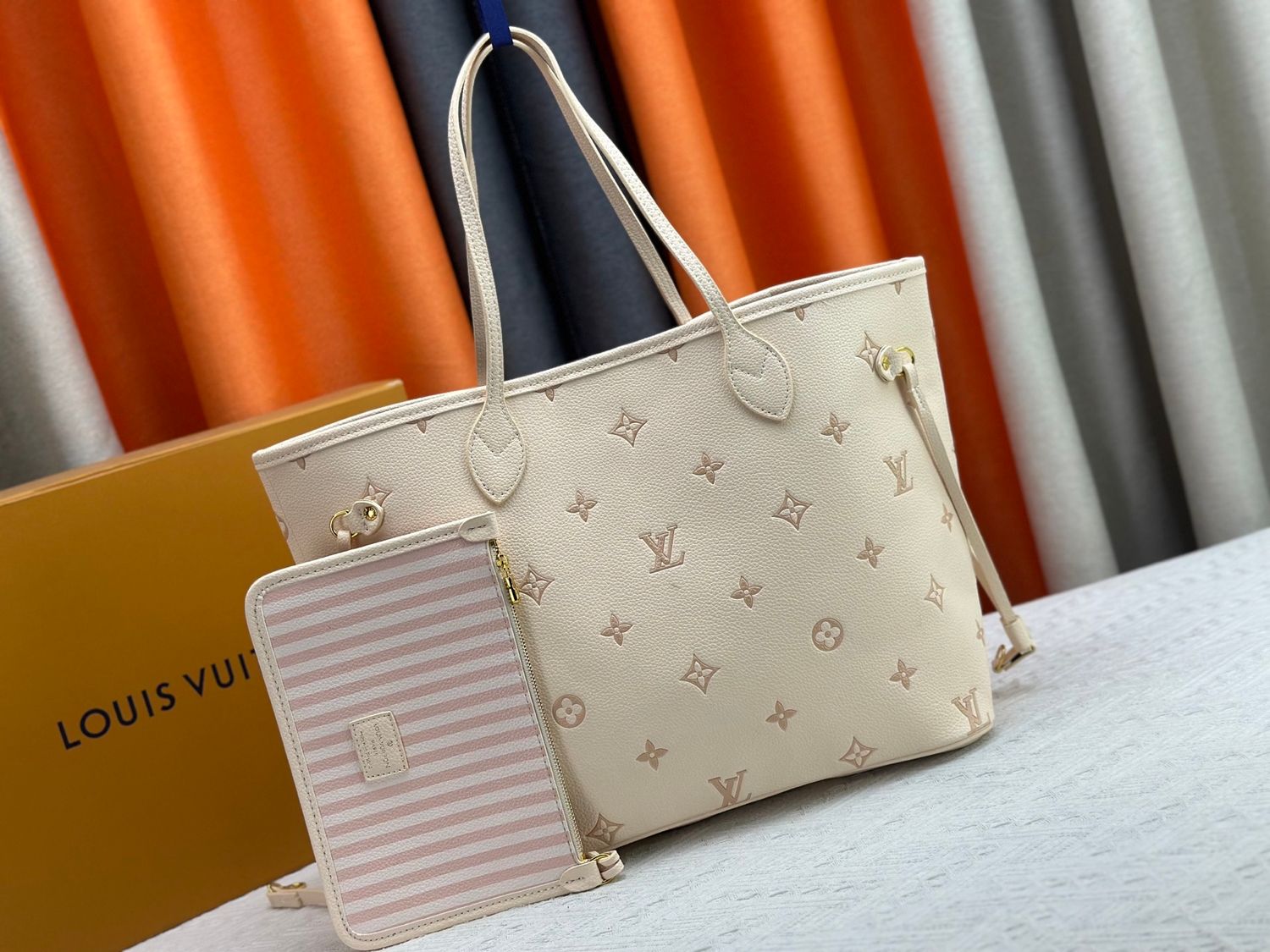 LV strawberry+cream neverfull