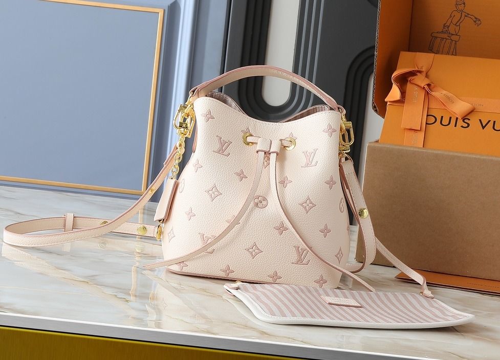 LV strawberry+cream bucket