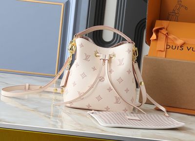 LV strawberry+cream bucket