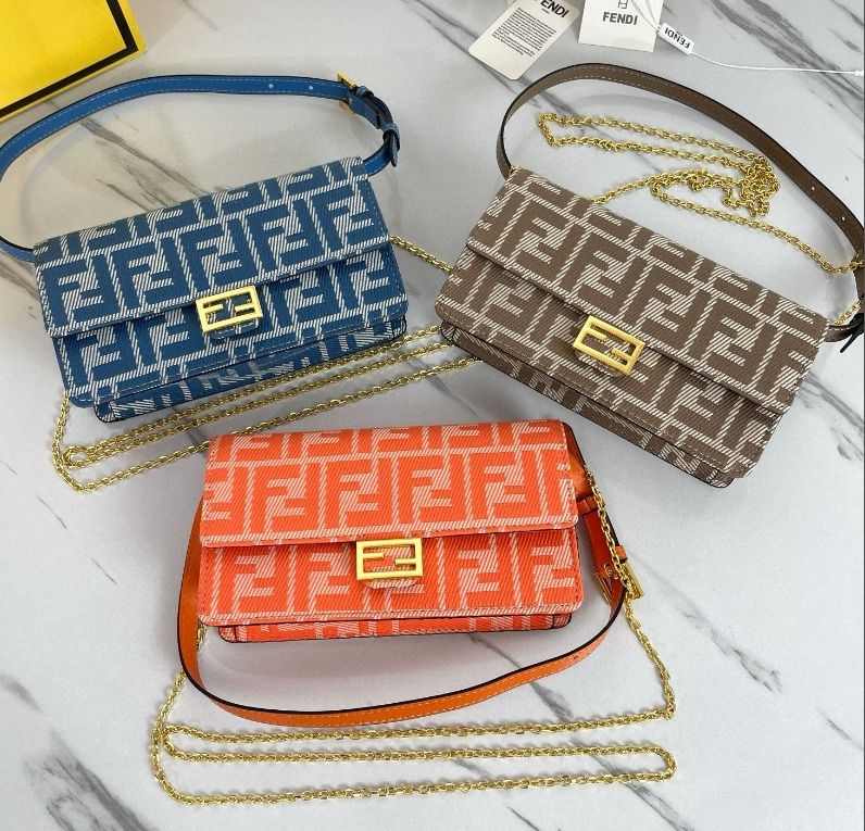 FENDI baguette