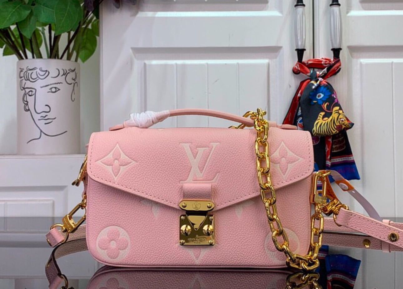 LV blossom metis east west