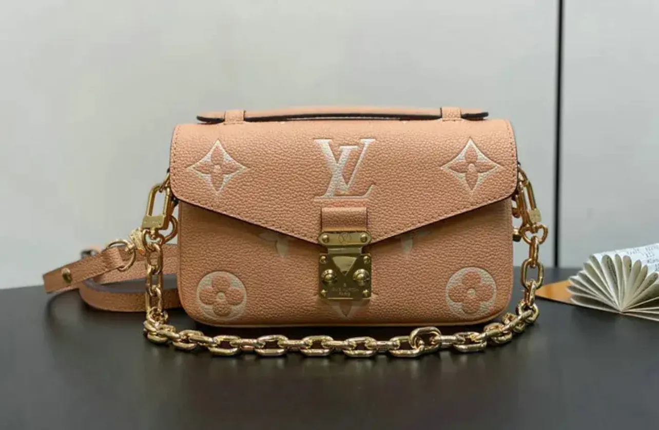 LV camel metis east west