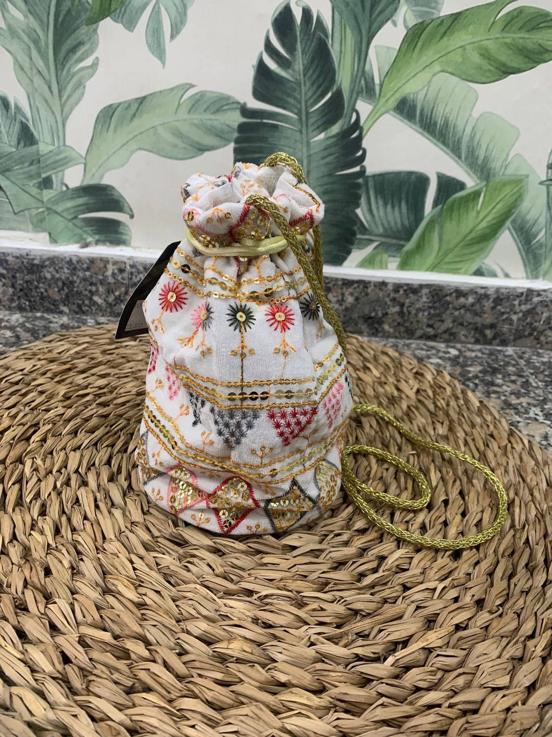 Bombonera blanca