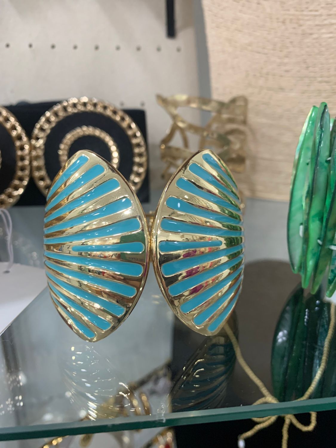 Brazalete azul y dorado