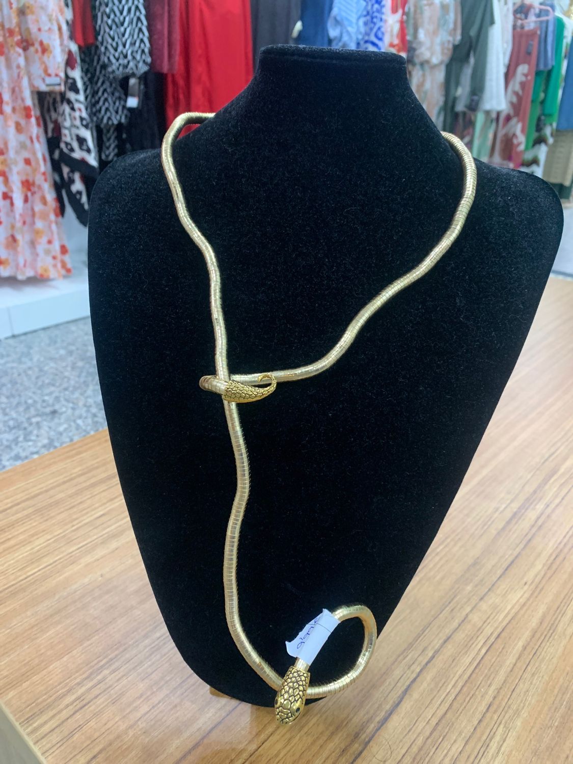 Collar rígido serpiente