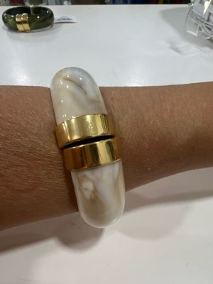 Brazalete de acero y acrílico
