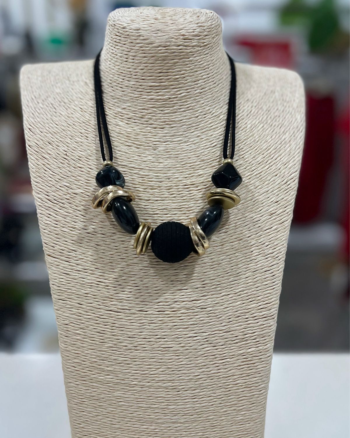Collar NEGRO