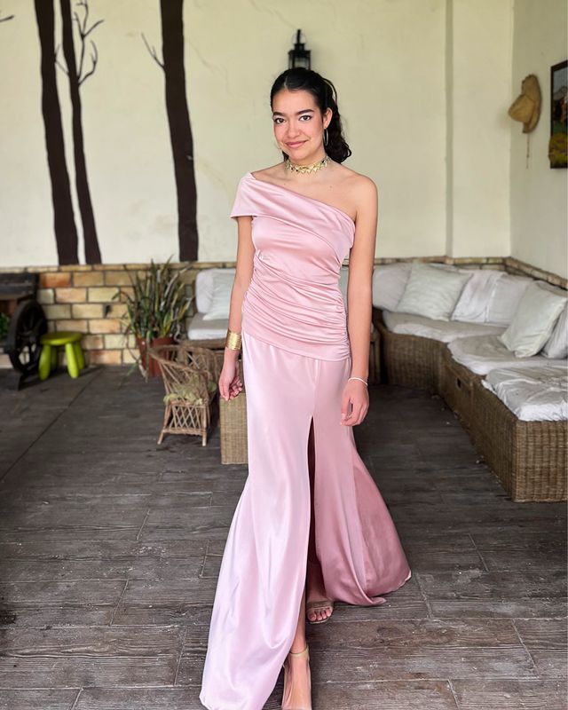 Vestido SOFÍA maquillaje