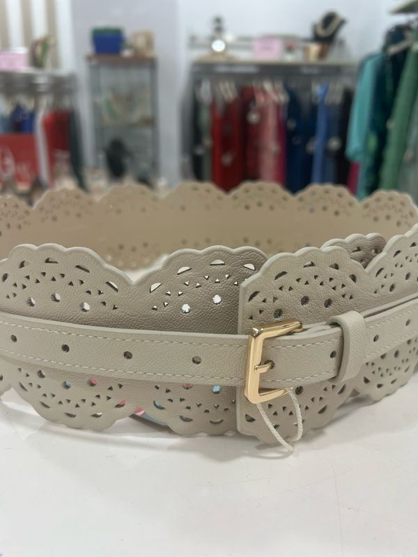 Cinturón TROQUELADO beige