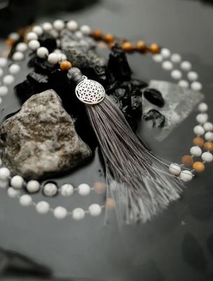 Mala Howlith