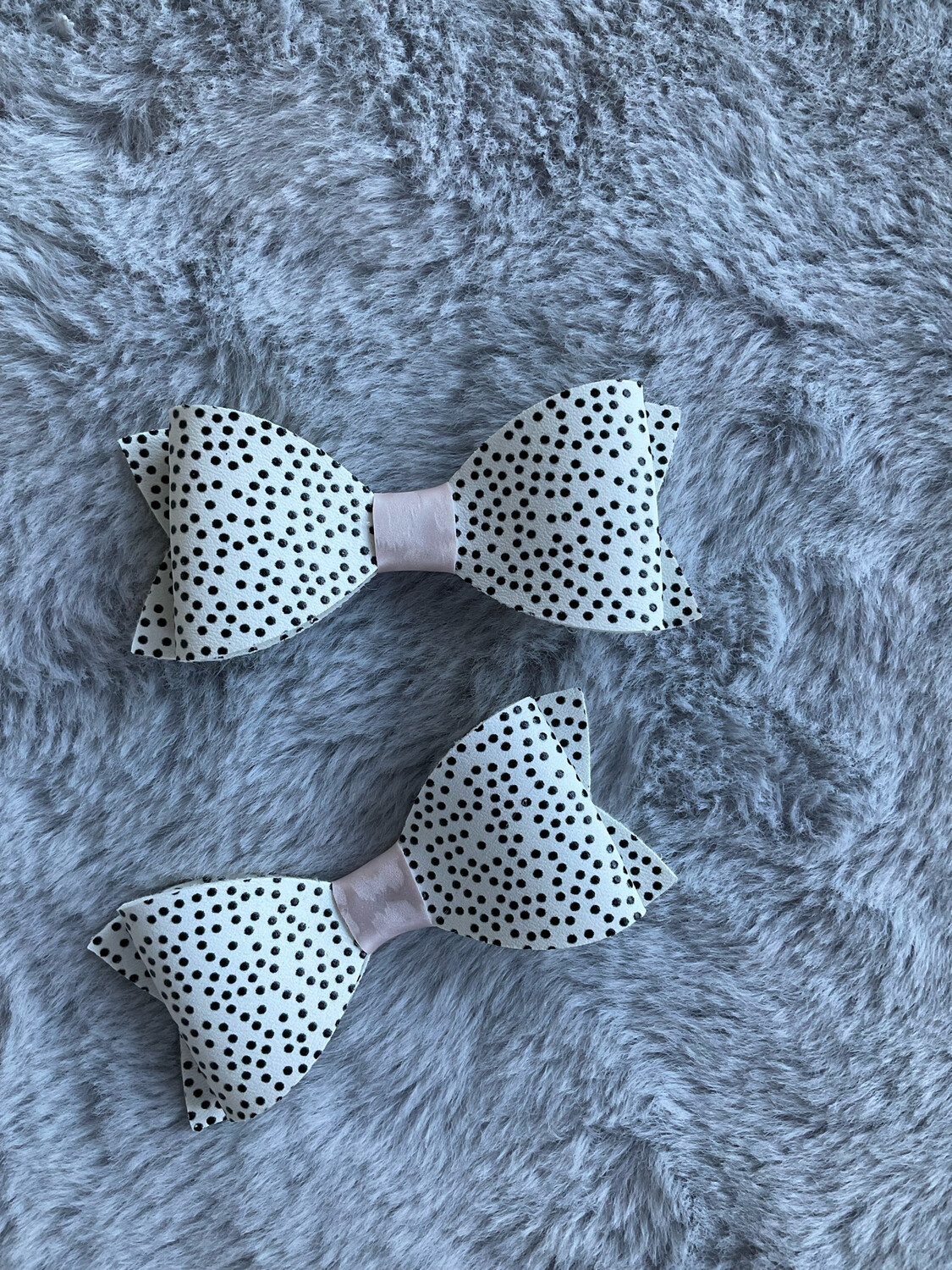 Faux Leather Bow Set 9