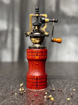 Pfeffermühle Rezywood Amarillo Rot