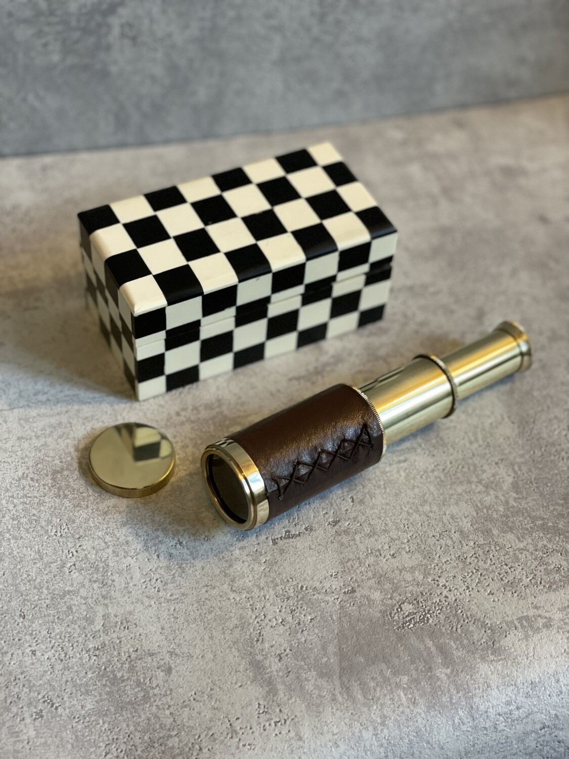 Mini télescope en laiton avec boîte en bois