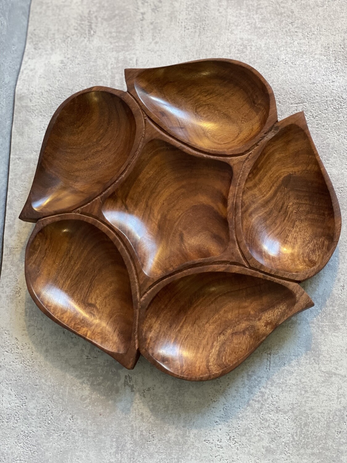 Plateau de service en forme de feuille de bois 25cm x 25 cm