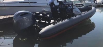 Aquavite 740 custom race rib
