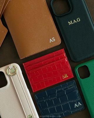 CUSTOM CARDHOLDER