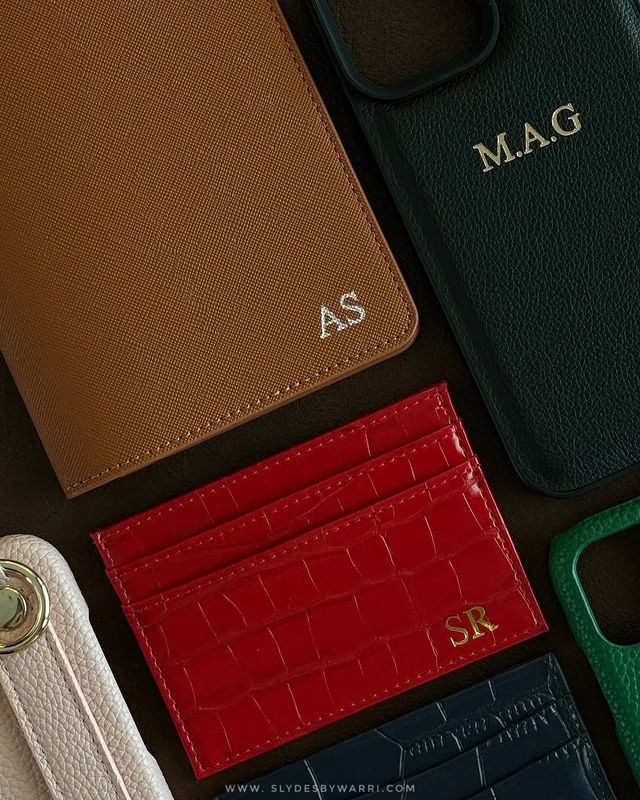 CUSTOM CARDHOLDER