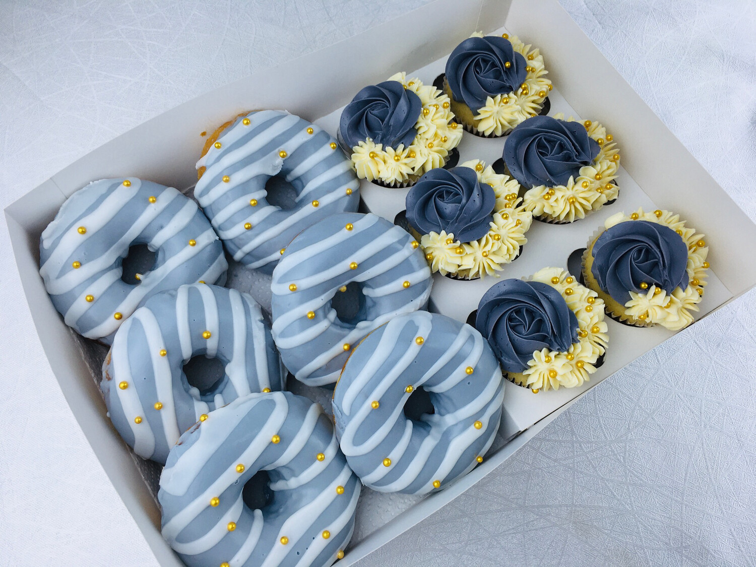 GLAZED DOUGHNUTS COMBO BOX