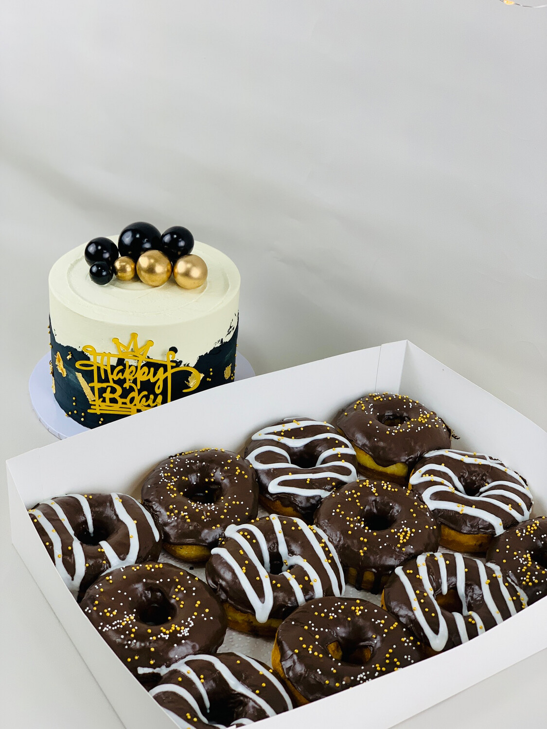 MINI CAKE AND DOUGHNUTS PACKAGE 