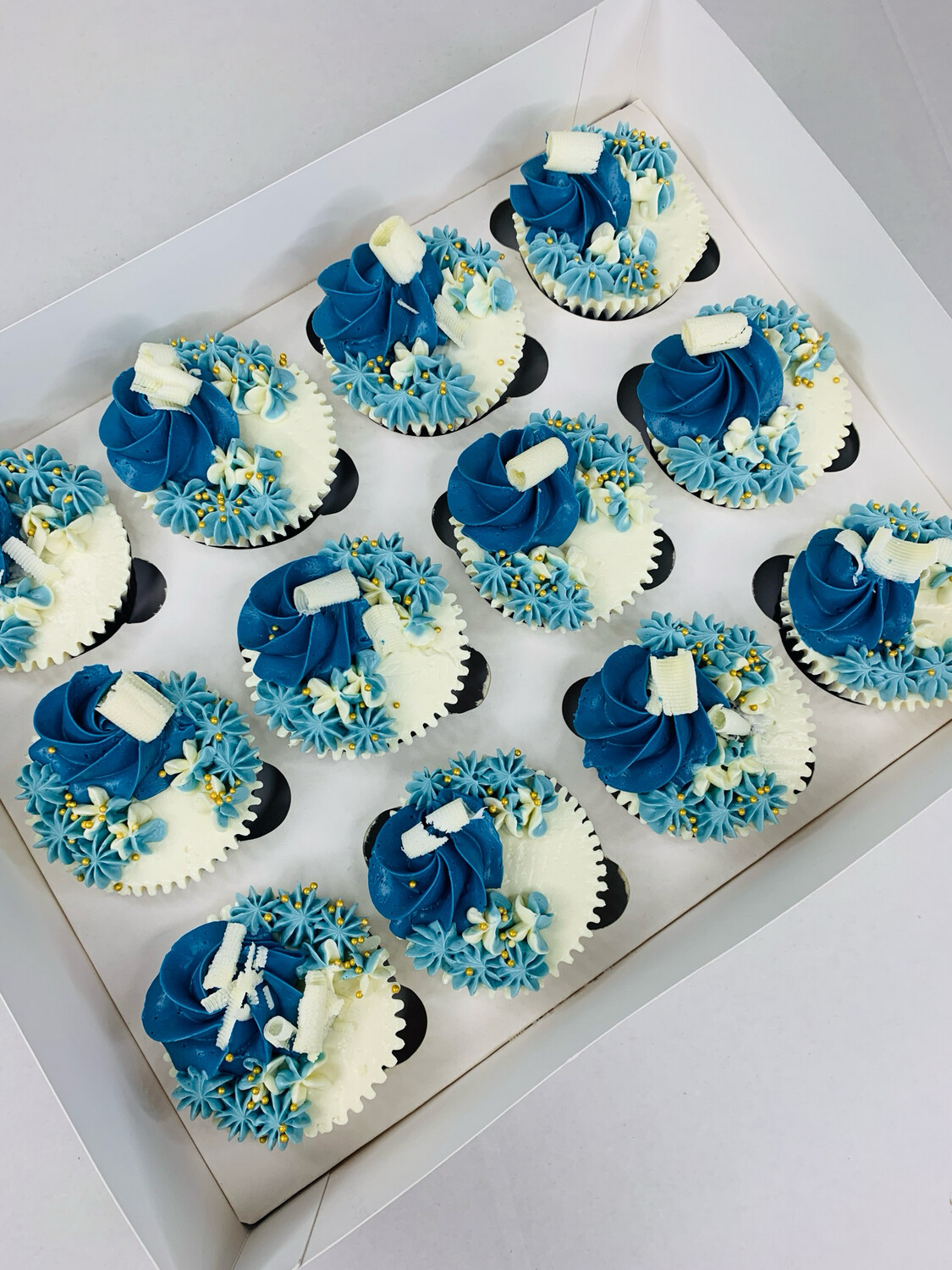 CUPCAKES BOX OF 12