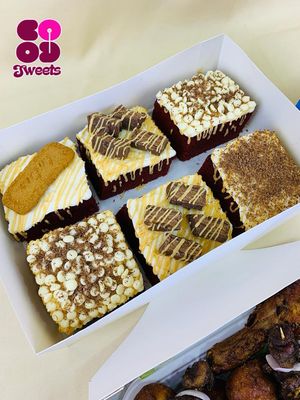 Fudge Cake And Small Chops Combo