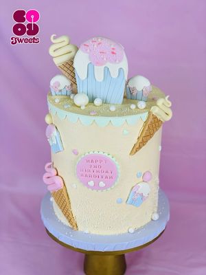 Ice Cream And Cones Cake