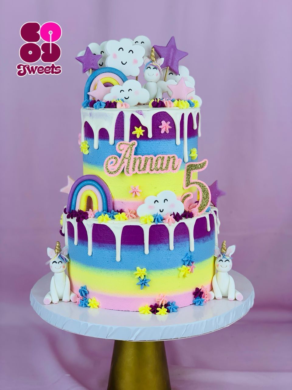 Clouds, Rainbows And Unicorns Themed Cake