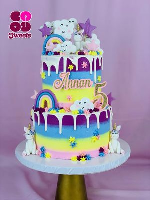Clouds, Rainbows And Unicorns Themed Cake