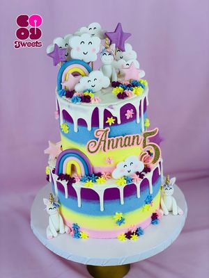 Clouds, Rainbows And Unicorns Themed Cake