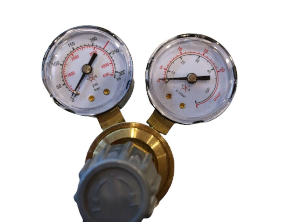 Argon CO2 Druckminderer Für Schweißgeräte | MIG MAG WIG TIG | Messing | Manometer In Gummihülle | Einlass W21,8 Ausgang G1/4
