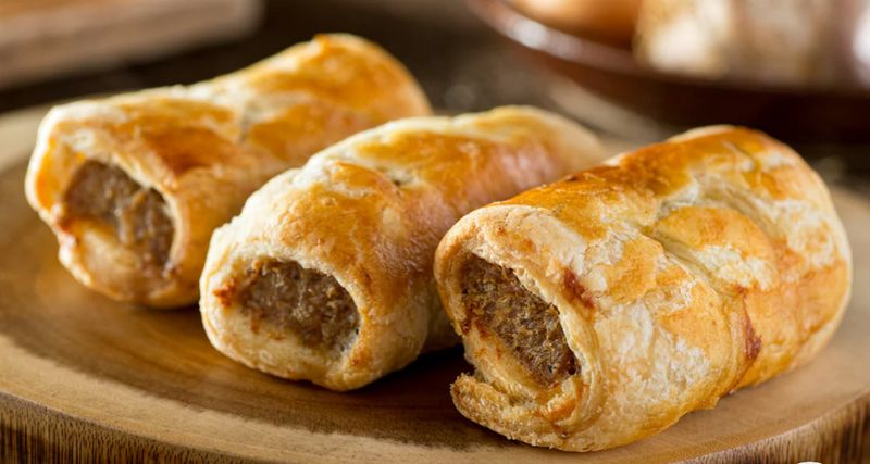 BOSTON SAUSAGE ROLLS X2