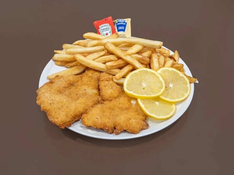 Cotoletta di Pollo con Patatine Fritte