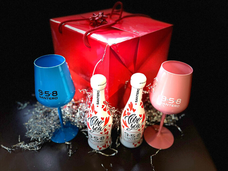 BOX SAN VALENTINO!Spumante Santero Love + Bicchieri San Valentino con Apericena