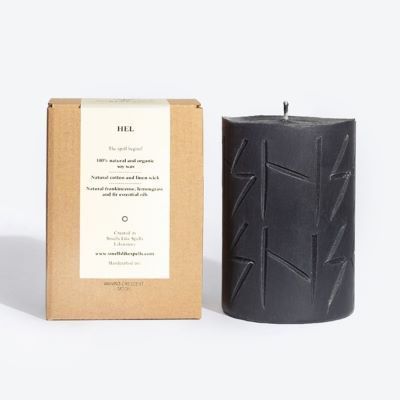 Runenkerze: Nordische Göttin Hel Runenkerze: Nordische Göttin Hel