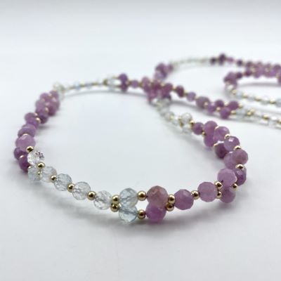 Tantric Necklace: Lila Rubin, Weißer Topas & Gold, mittel Tantric Necklace: Lila Rubin, Weißer Topas & Gold, mittel