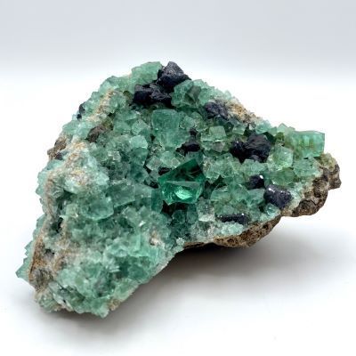 Besonderheit: Grüner Fluorit Stufe 340 g Besonderheit: Grüner Fluorit Stufe 340 g