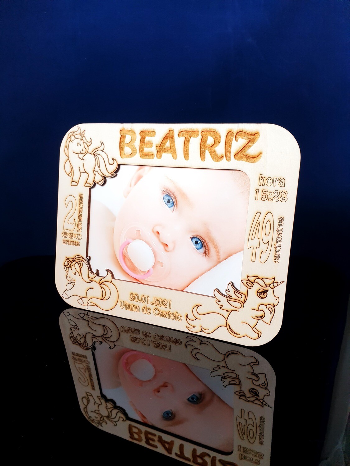 Moldura personalizada de bebé com foto (corte laser)