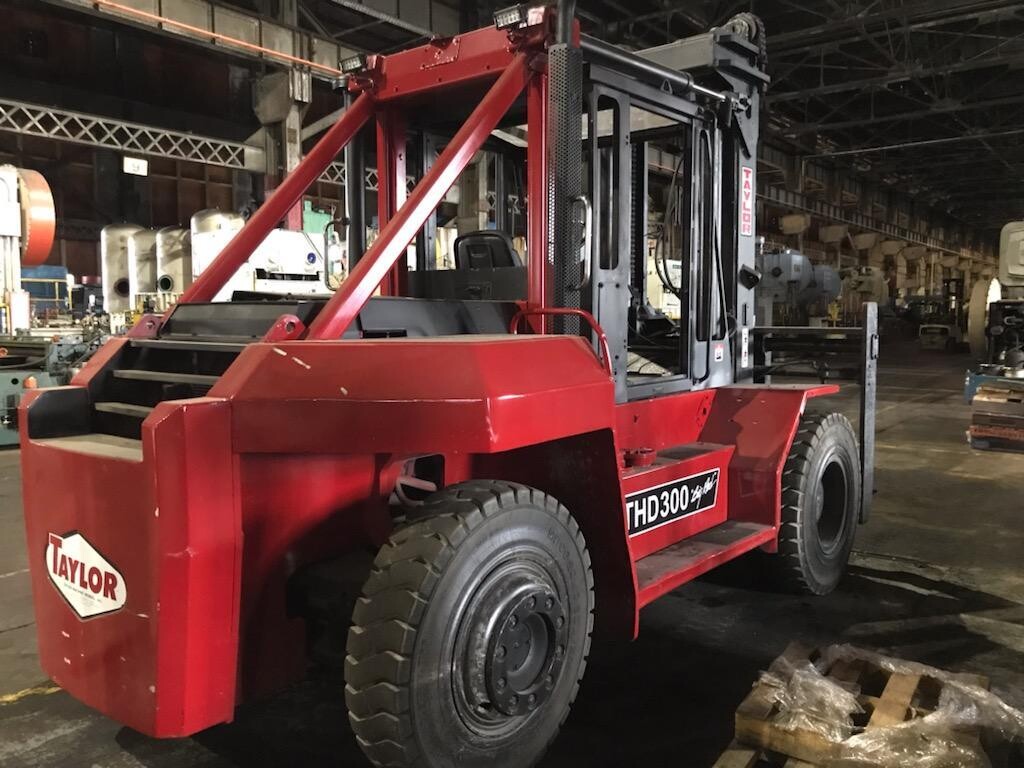 30,000 lbs Taylor Forklift For Sale
