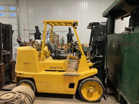 15,500 lbs Hyster S155XL Forklift - **RARE** Short Triple Stage Mast w/ Oil Clutch - For Sale