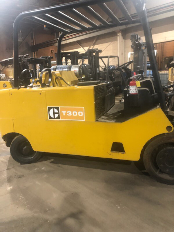 30,000 lbs Cat T300 Propane Forklift For Sale